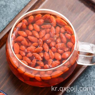 최고의 유기농 goji 및 acai 딸기 전통적인 허브